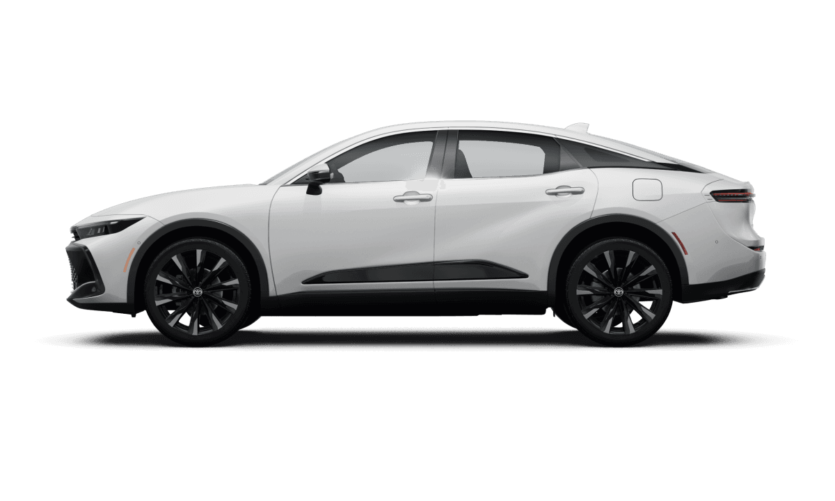 Toyota Crown Oxygen White - Side view Toyota Crown Oxygen White - Side view