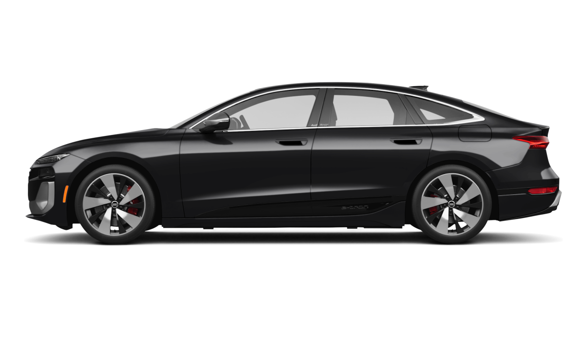 Audi S6 Sportback e-tron Mythos Black Metallic - Side view Audi S6 Sportback e-tron Mythos Black Metallic - Side view