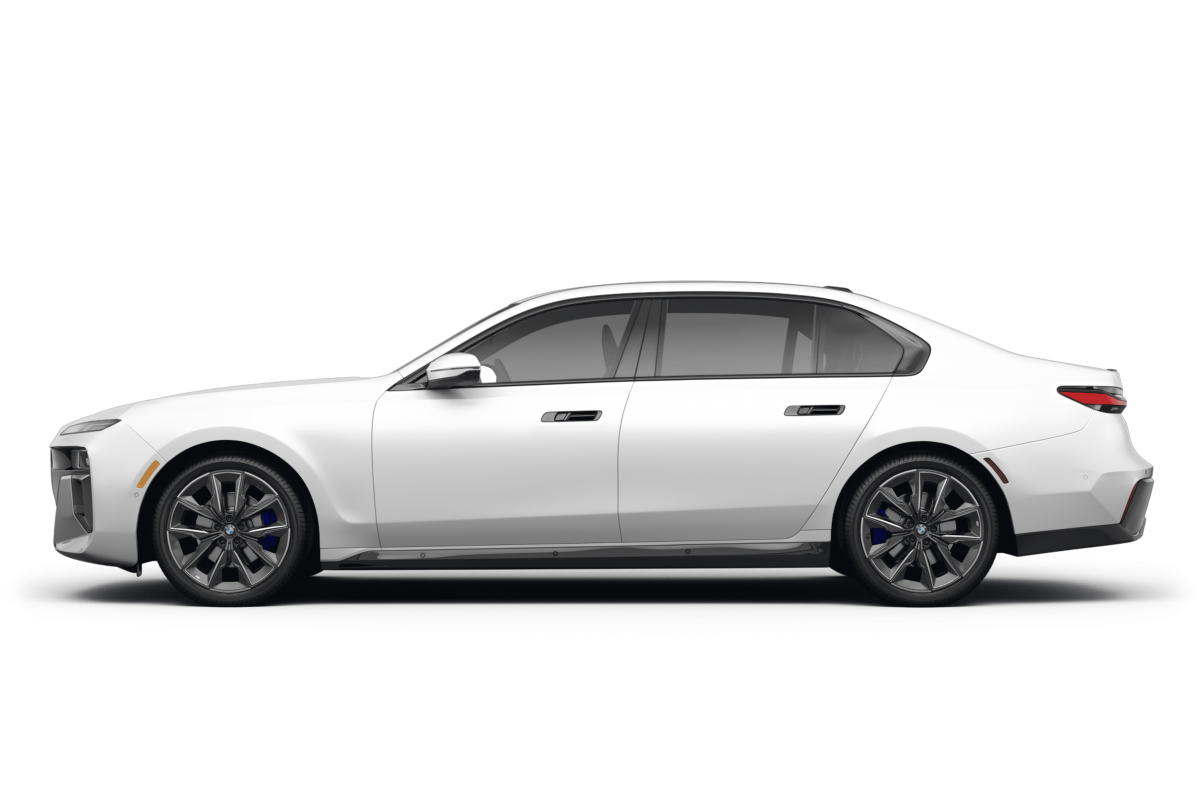 BMW 7 Series Alpine White - Side view BMW 7 Series Alpine White - Side view